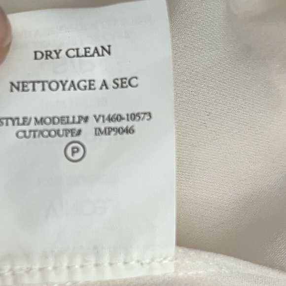 Vince Blouse White Silk Short Sleeve Split Neck Popover Blouse Sz S GUC - Picture 11 of 11